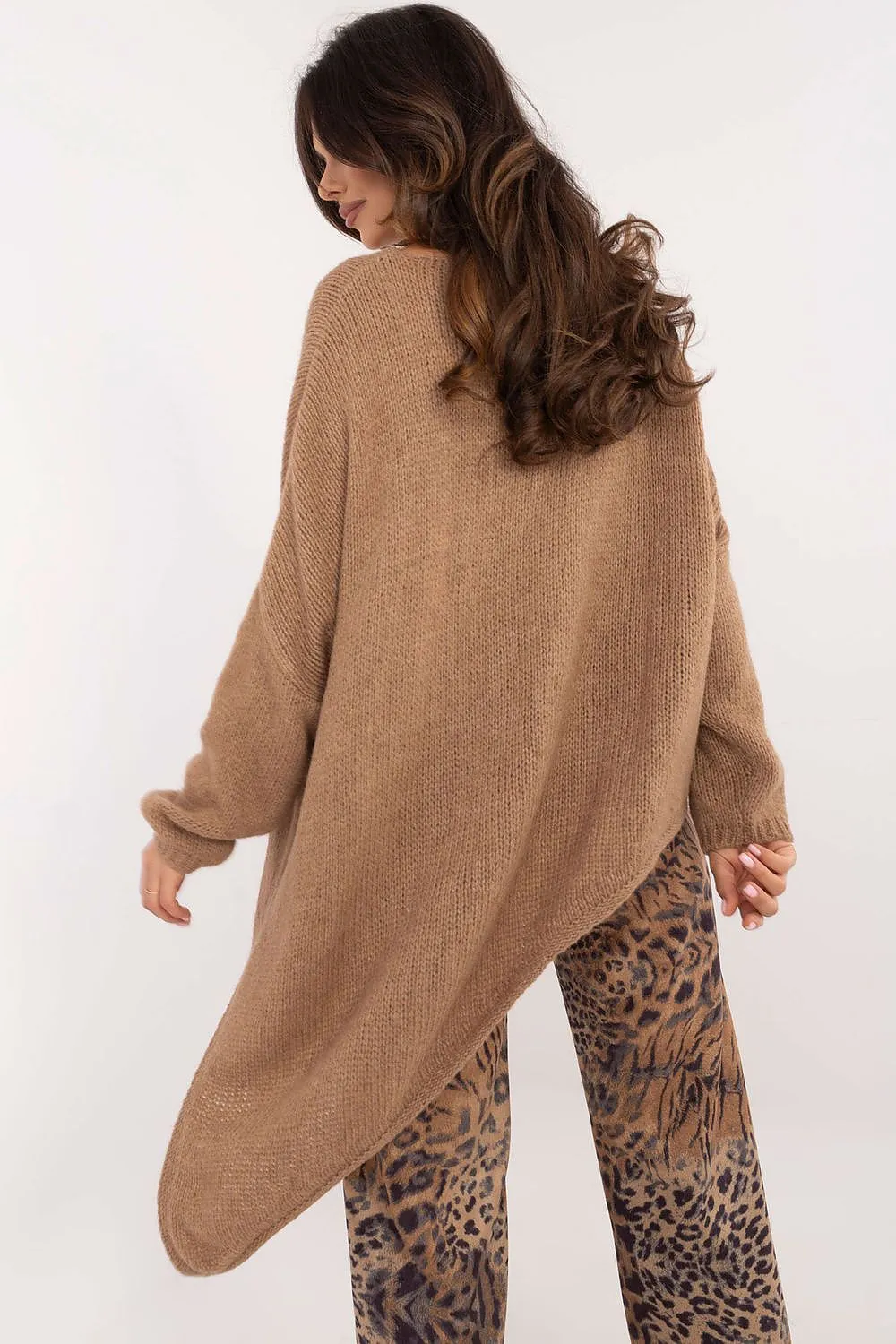 TEEK - Split Bottom Pulled Down Sweater