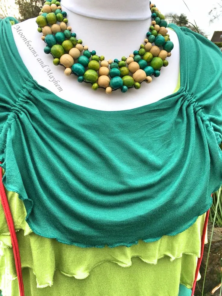 WONDERFUL GREEN MIX RUFFLE TOP UK SIZE L / XL (B3)